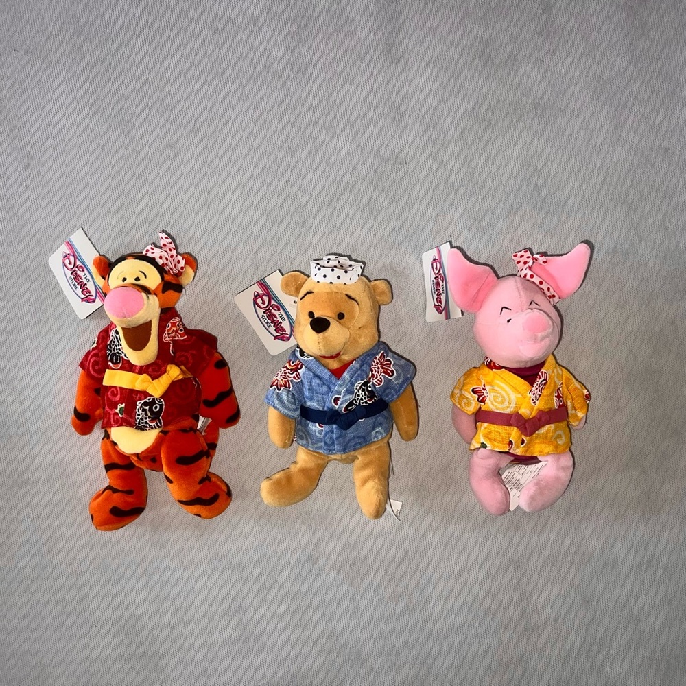 New Collectible Set of 3 Tokyo Disneyland kimono Tigger, Pooh & Piglet 1998